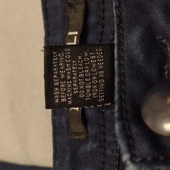 Roz & Ali Women's Jeans* Size 8 Tall* Dark Wash* Great Used Condition* - Picture 4 of 6